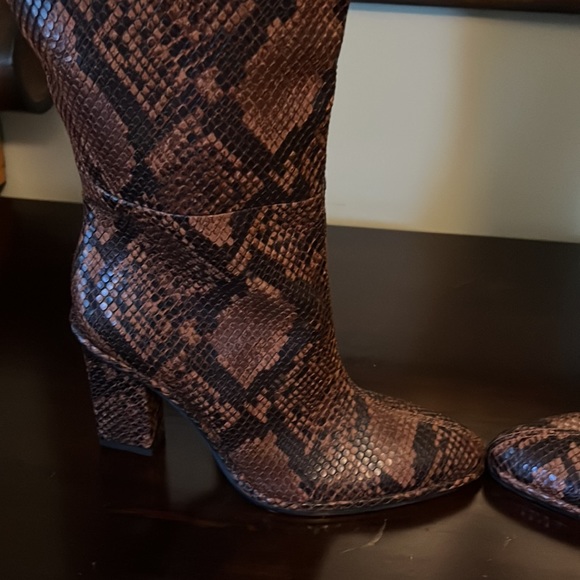 Zara heeled boots with sake print size 37 (6.5) - Picture 8 of 11